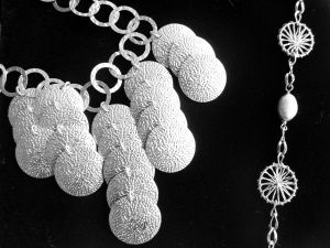 昆百大珠寶冬日炫寶(組圖)