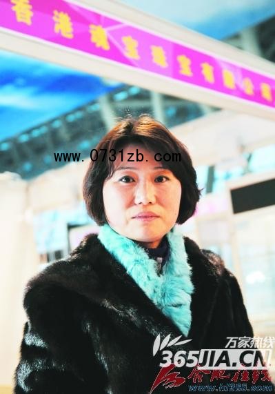 港姐臺(tái)妹珠寶展上覓商機(jī) 誓把臺(tái)灣七彩玉推廣到合肥