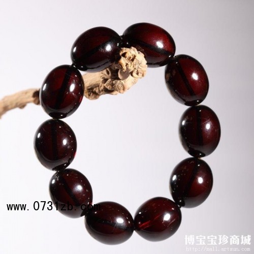 濃艷凝重血珀 保健功能受人重視