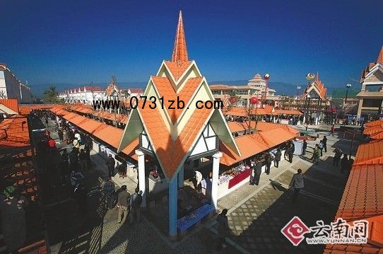 我省珠寶玉石產(chǎn)業(yè)發(fā)展正盛,圖為芒市的&ldquo;珠寶小鎮(zhèn)&rdquo;。