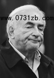 進入5月，一度高歌猛進的國際黃金、白銀市場風(fēng)云突變，上演著&ldquo;過山車&rdquo;的驚險行情，銀價暴跌近三成，金價苦苦維持&ldquo;千五&rdquo;大關(guān)，市場的涼意越來越濃。