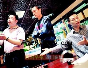 最牛珠寶女賊 3個(gè)月偷了4家珠寶店