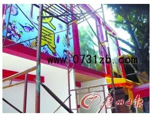 蒙面大盜夜入珠寶店“搬”走十一余萬(wàn)元首飾