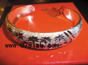 &ldquo;嘉福珠寶&rdquo;忽悠人&ldquo;千足銀&rdquo;手鐲不含銀