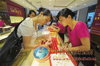 位于蕭山經(jīng)濟(jì)技術(shù)開發(fā)區(qū)建設(shè)二路的杭州國際珠寶創(chuàng)意產(chǎn)業(yè)城，招商形勢很好，目前已有40多家珠寶經(jīng)營企業(yè)簽約落戶，部分商家已開始試營業(yè)。