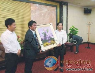 香港珠寶制造業(yè)廠商會(huì)領(lǐng)導(dǎo)到茂名市考察