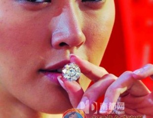 香港財(cái)爺曾俊華：發(fā)展珠寶檢測開拓內(nèi)地市場