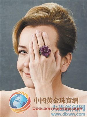 蕭邦發(fā)布Red Carpet 2013高級(jí)珠寶系列