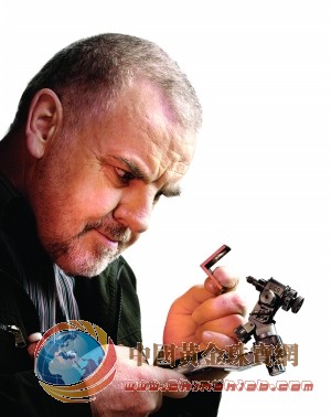 國內(nèi)珠寶企業(yè)悄然轉(zhuǎn)身 鉆石電商漸接地氣