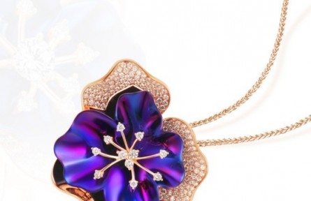 懂得鑒賞Derain By Wolfers 藝術(shù)珠寶的女人自帶光芒