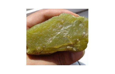 什么是蛇紋石_蛇紋石玉鑒別_蛇紋石產(chǎn)地_寶石圖鑒