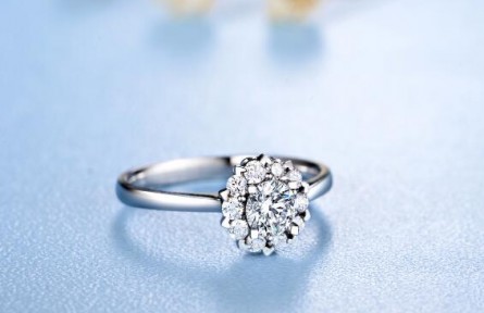 鉆石應(yīng)定期做保養(yǎng)