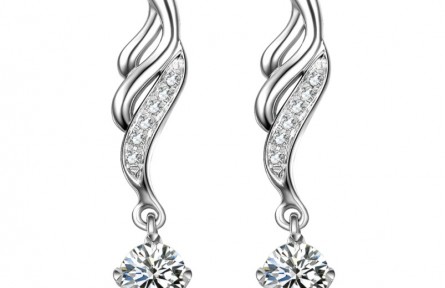 鉆石飾品的佩戴規(guī)則