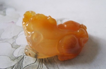 黃龍玉真的算的上是“玉”嗎？ 質(zhì)種色稀有勻質(zhì)五個方面分析