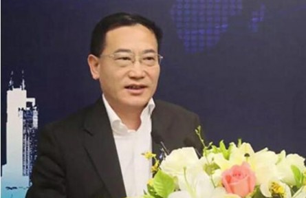 金伯利鉆石50克拉全球設(shè)計(jì)甄選丨國際評(píng)審團(tuán)首位神秘大咖已上線！