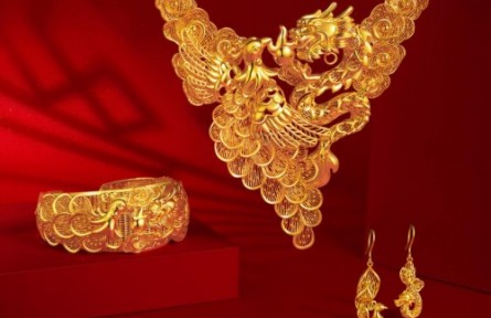 國風(fēng)“三金”再添經(jīng)典——明牌珠寶《花田囍事》足金婚嫁新品浪漫上市