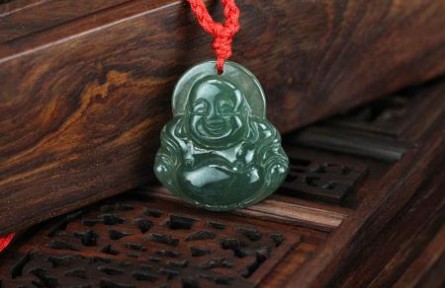 翡翠玉佛的四種寓意 佩戴翡翠玉佛有什么忌諱