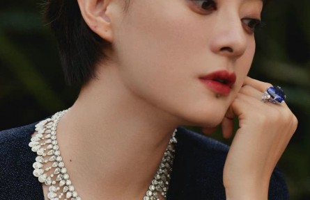 孫儷、雷佳音出席“蕭邦”高級珠寶與腕表展 盡顯卓越風(fēng)姿