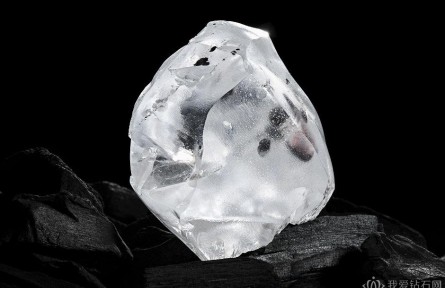 梵克雅寶推出 Legend of Diamonds 高級(jí)珠寶系列