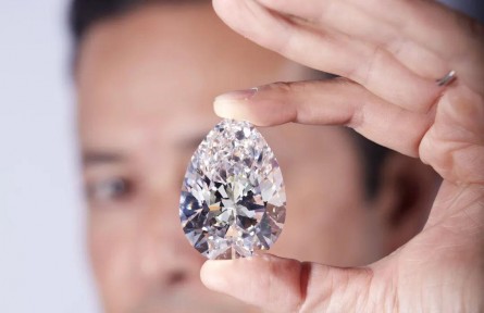 228.31克拉梨形鉆石亮相佳士得日內(nèi)瓦拍賣，成交價(jià)約1.48億人民幣！