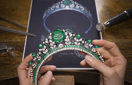 寶格麗推出 Jubilee Emerald Garden 王冠：慶祝伊麗莎白二世登基70周年