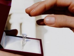 英媒：俄羅斯制裁連鎖效應(yīng)明顯，訂婚鉆戒價(jià)格上漲10%