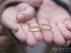 情侶戒指戴法，未婚情侶戒指怎么戴