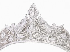 布契拉提推出Unica高級(jí)珠寶：寶石和金質(zhì)蕾絲