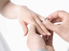 結(jié)婚戒指買(mǎi)哪種材質(zhì)的好