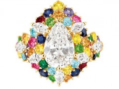 為什么給女性送禮物要選珠寶 女性佩戴珠寶的好處有哪些