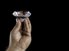 11個區(qū)分天然鉆石與仿鉆的高招