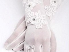 不同款的結婚鉆戒應該搭配怎樣的手套?