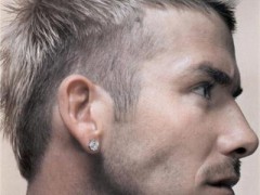 男士戴鉆石耳釘如何戴才有范?