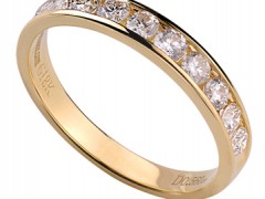 戒指材質(zhì)鉑金黃金哪個(gè)好?