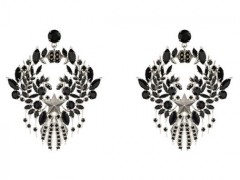 紀梵希 Etoile 系列珠寶首飾的哥特魔力