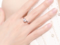 心弦驛動18K白金結(jié)婚鉆戒4C怎么樣？