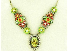 奢華珠寶首飾；女人魅力的散射