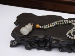 翡翠項(xiàng)鏈的價(jià)格為何如此貴？