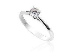 如何挑選適合的結(jié)婚鉆戒？