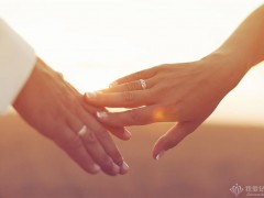 結(jié)婚五年是什么婚 結(jié)婚五周年送老婆什么禮物好