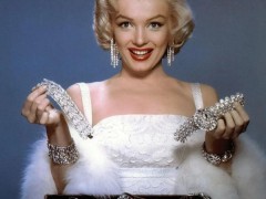 送女朋友禮物送什么好？女生內(nèi)心最想要的禮物