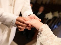 婚嫁須知 婚禮上戴鉆戒還是對戒
