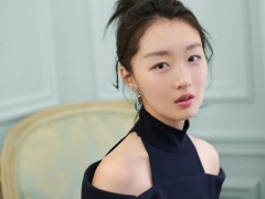 周冬雨佩戴寶詩龍高級珠寶現(xiàn)身電影頒獎禮