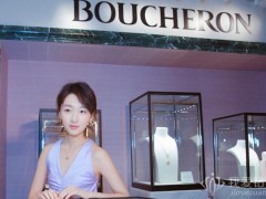 周冬雨佩戴寶詩龍珠寶優(yōu)雅出席品牌活動