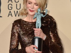 妮可.基德曼佩戴海瑞溫斯頓珠寶展現(xiàn)動(dòng)人風(fēng)姿