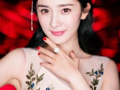 楊冪、張雪迎佩戴伯爵珠寶出席嘉人超級(jí)盛典