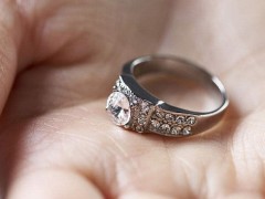 結婚戒指的意義是什么 結婚鉆戒代表的寓意