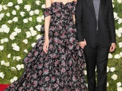 名模劉雯佩戴蒂芙尼珠寶出席頒獎(jiǎng)禮 盡顯柔美迷人風(fēng)韻