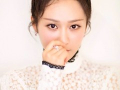 楊紫出席《歡樂頌2》發(fā)布會 佩戴伯爵珠寶更添俏麗風(fēng)情