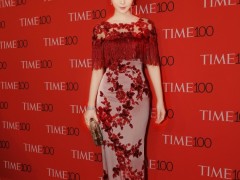 范冰冰出席《時(shí)代周刊》晚宴 佩戴戴比爾斯珠寶美艷絕倫